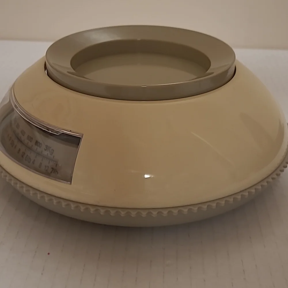 Retro Kitchen Scale - Picture 7 of 16